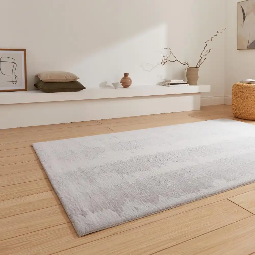 Snug Light Grey Rug - Image 2
