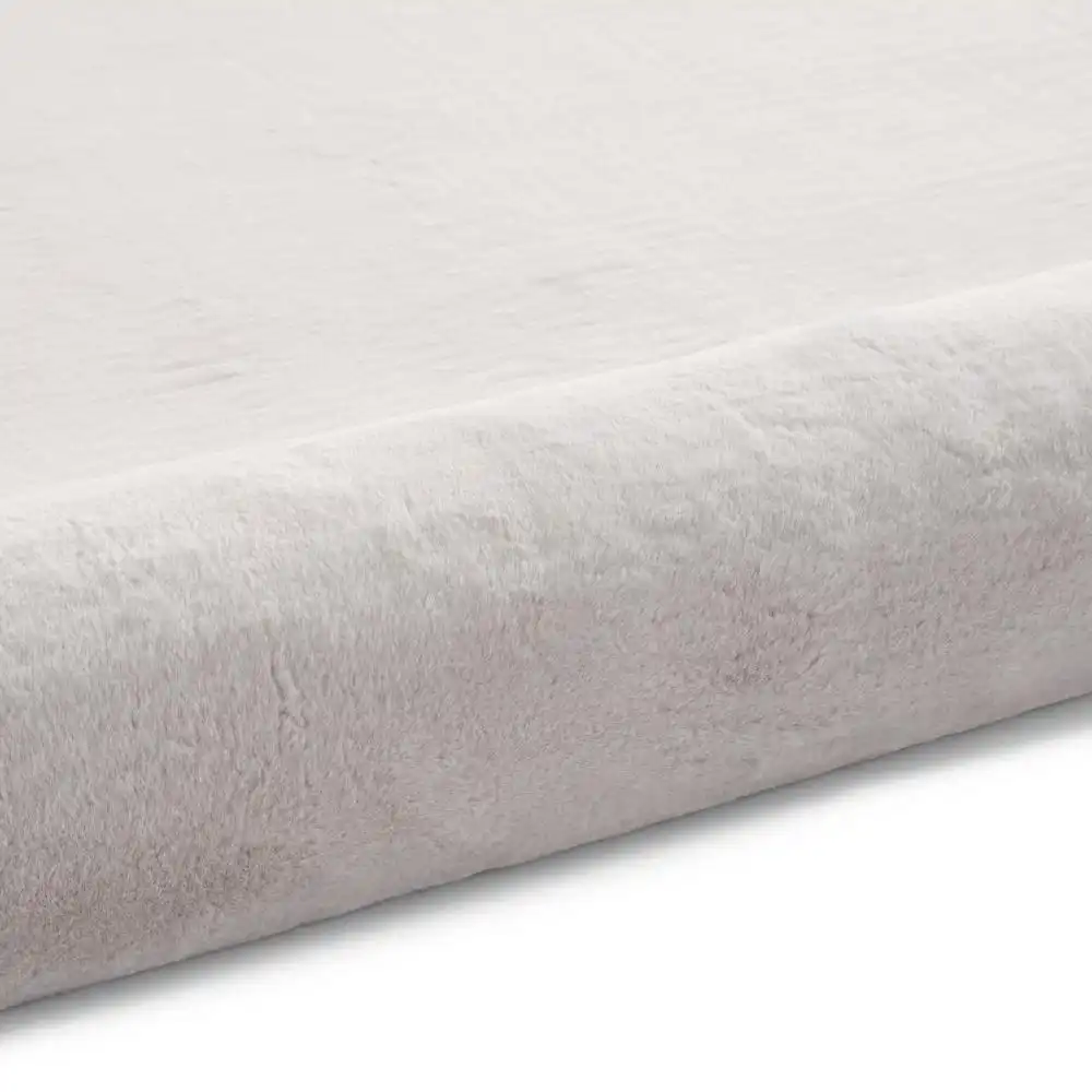 Snug Light Grey Rug - Image 9