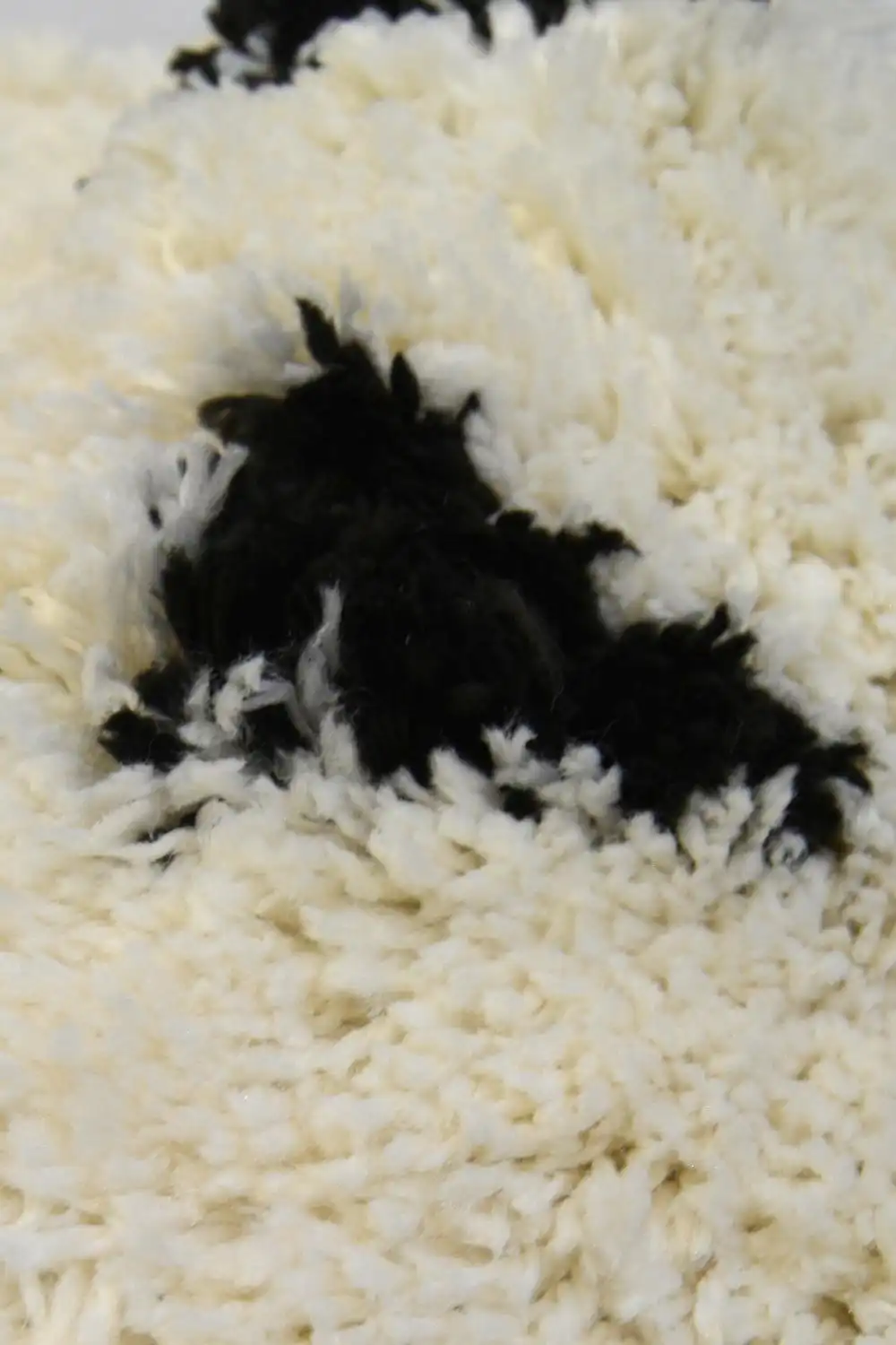 Snug Melrose TRIANGLE MONO Rug - Image 6