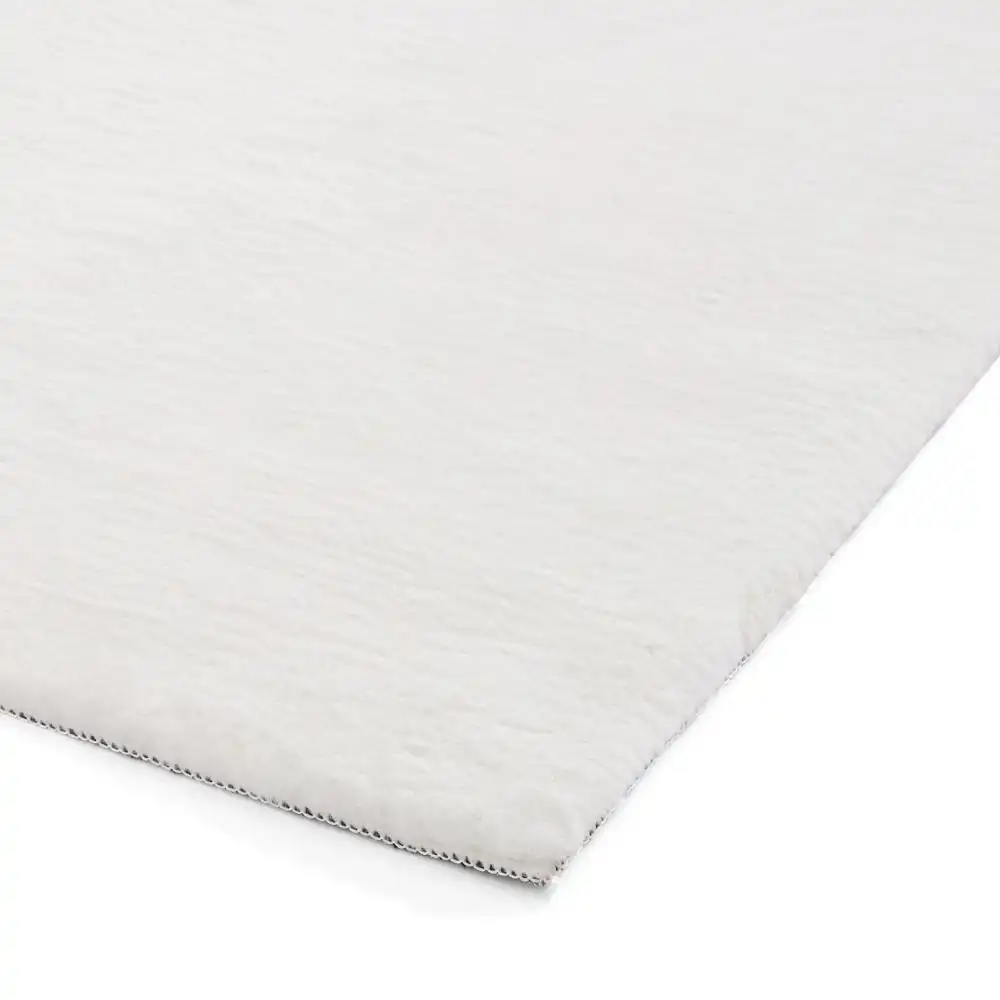 Snug White Rug - Image 7