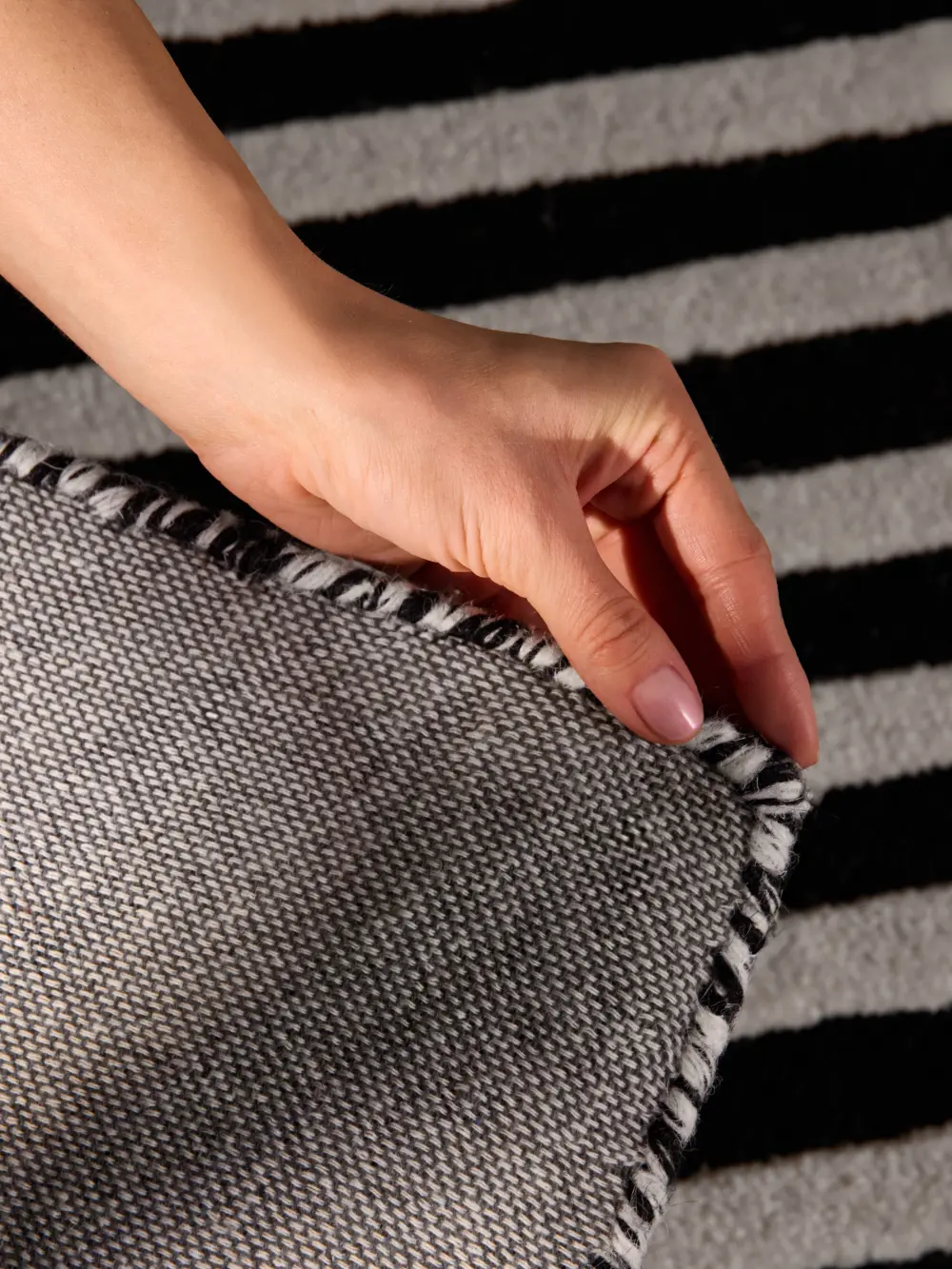 Stryve Woolen Rug Flux Black White 106359 - Image 8