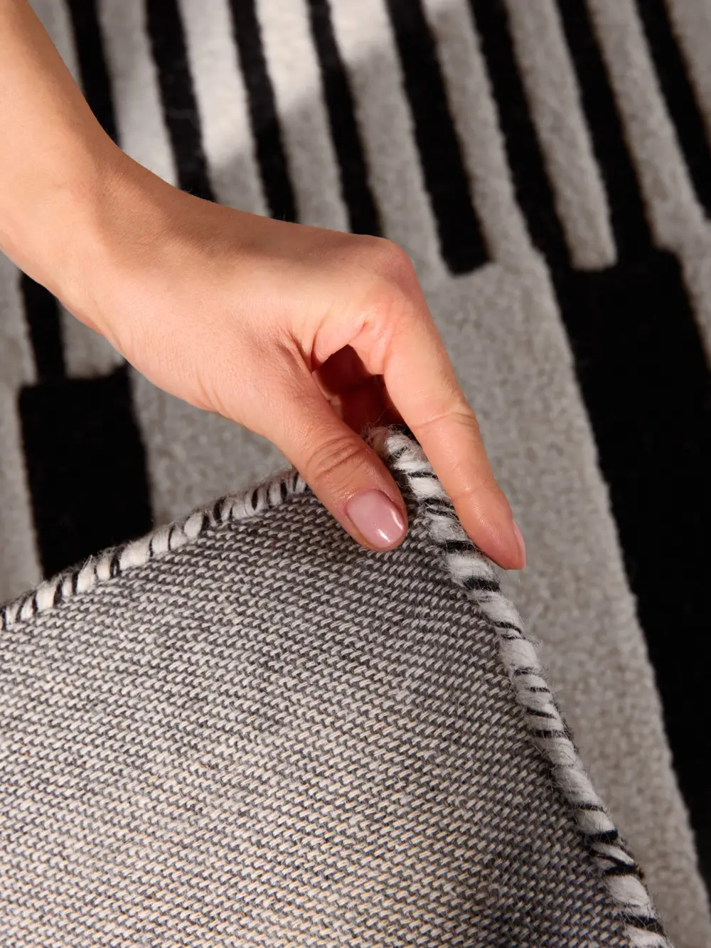 Stryve Woolen Rug Pulse Black White 106360 - Image 6