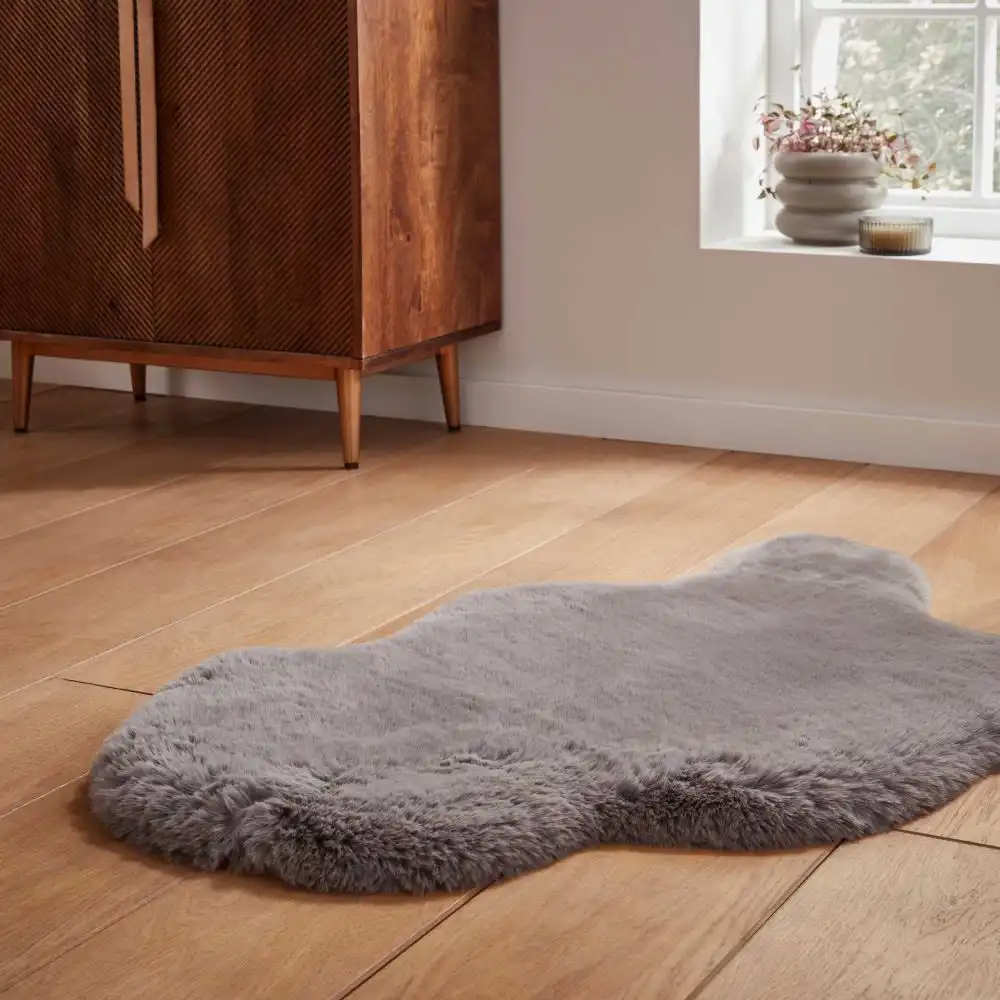 Super Teddy Sheepskin Grey Rug - Image 2
