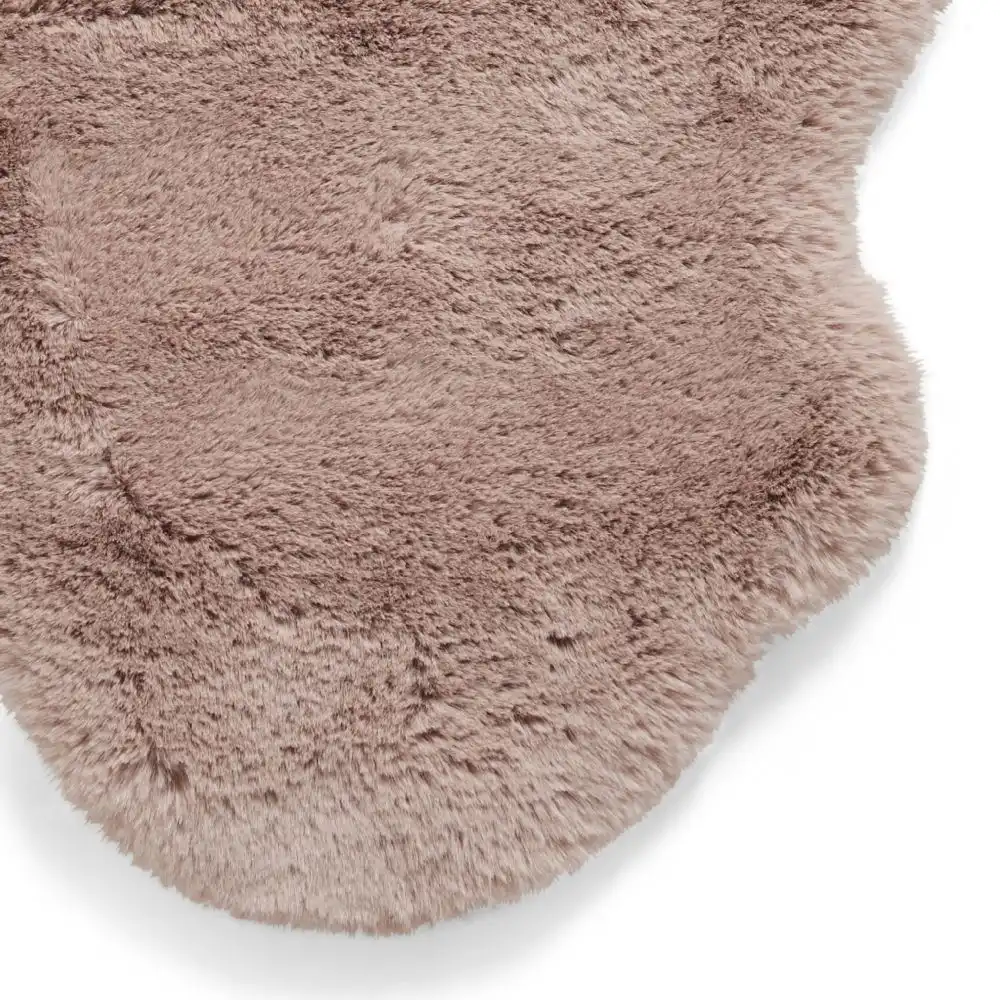 Super Teddy Sheepskin Rose Rug - Image 3