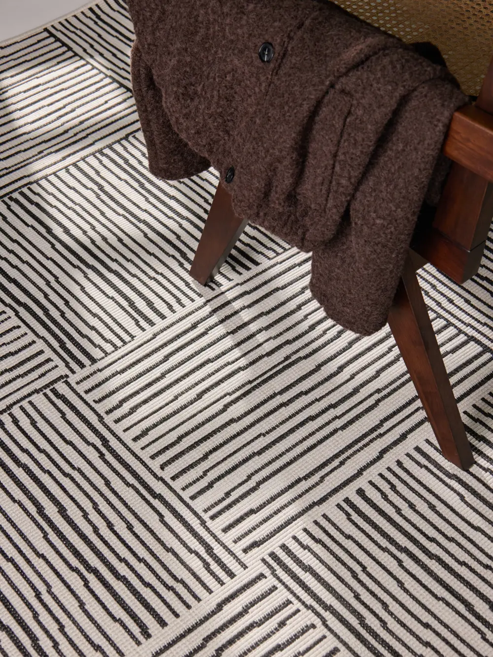 Ted Baker Haringey Black White Indoor Outdoor 106372 - Image 9