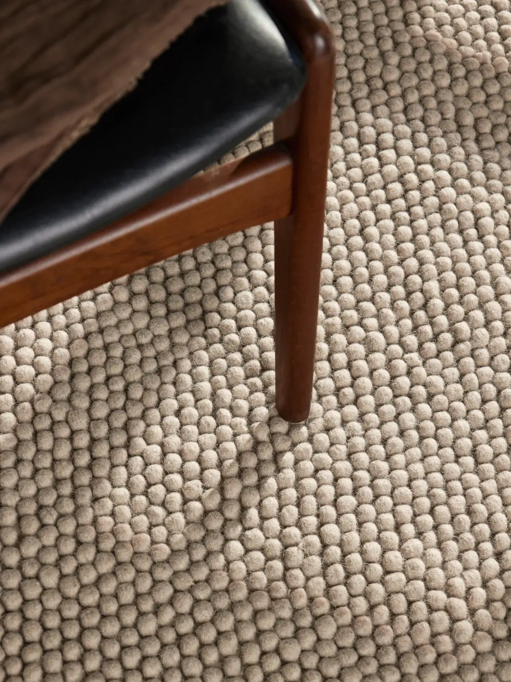 Ted Baker Richmond Woolen Rug Diana Light Beige 106366 - Image 2
