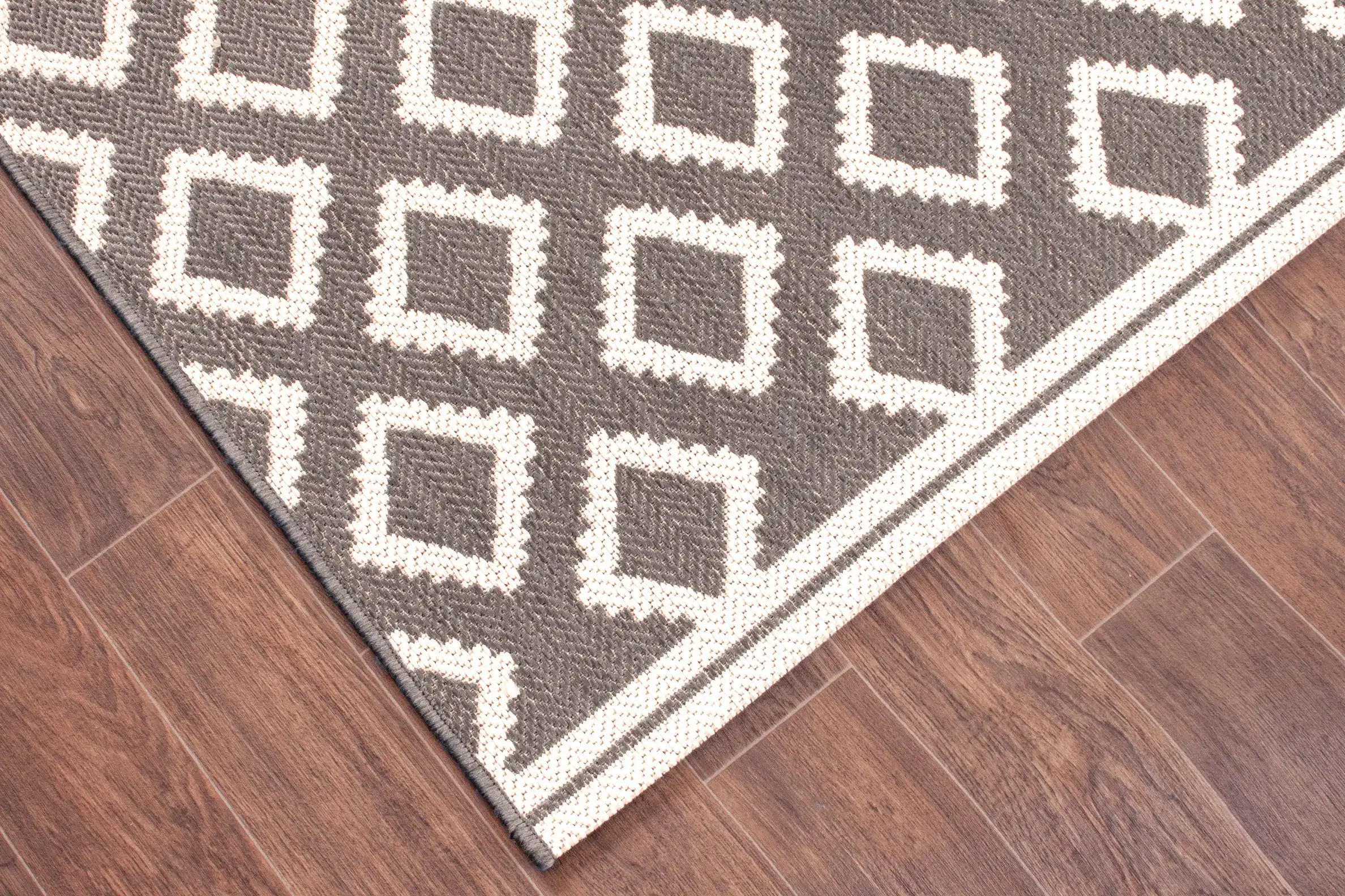 Terrace Outdoor Diamond Grey Rug - Image 4