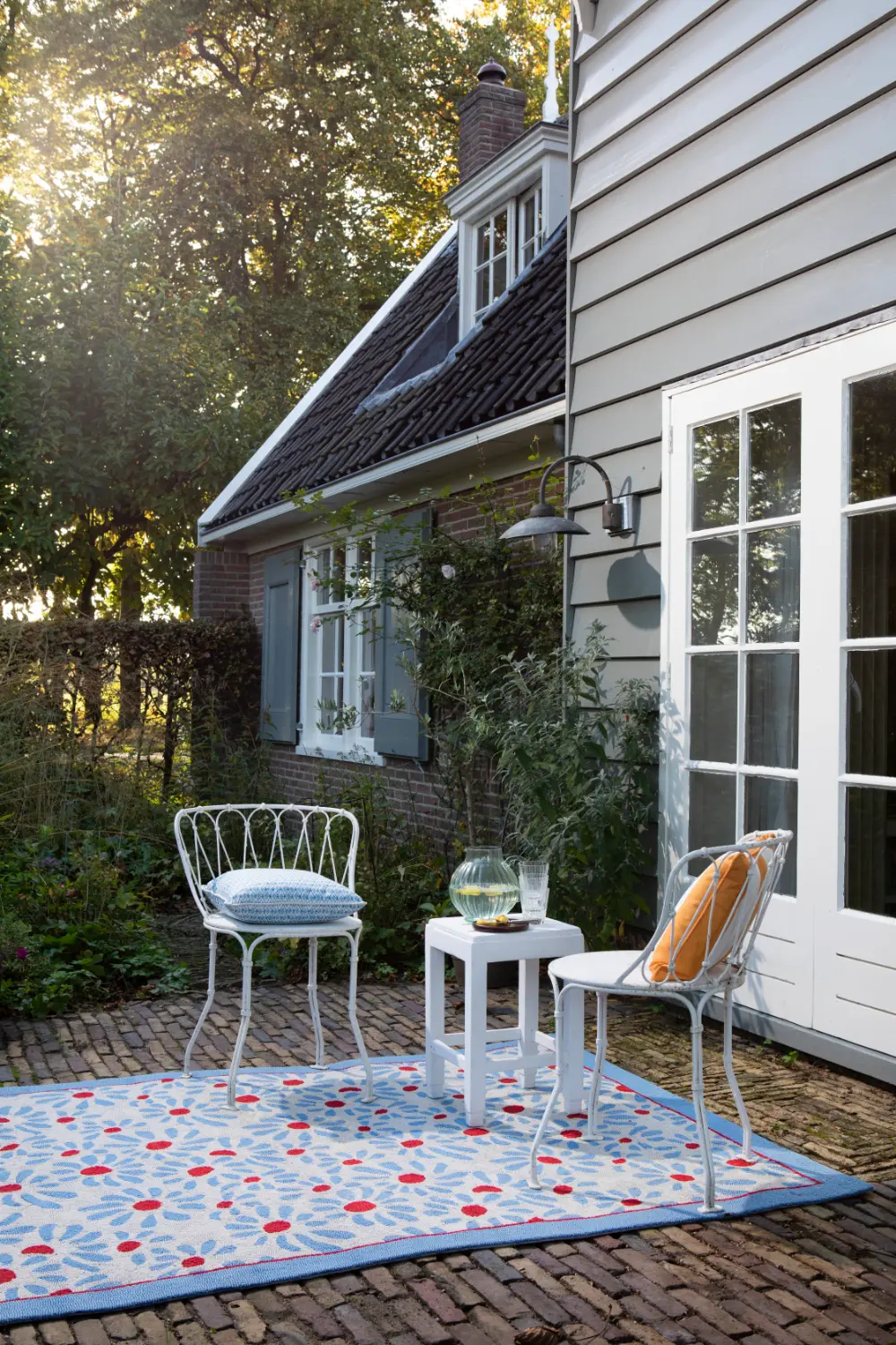 Thorncliff Laura Ashley Daisy Sky Blue outdoor 480308 Rug - Image 2