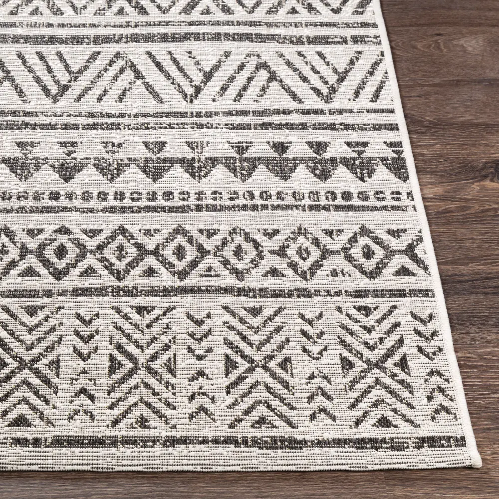 Titi In- & Outdoor Geometric Black Rug - Image 8