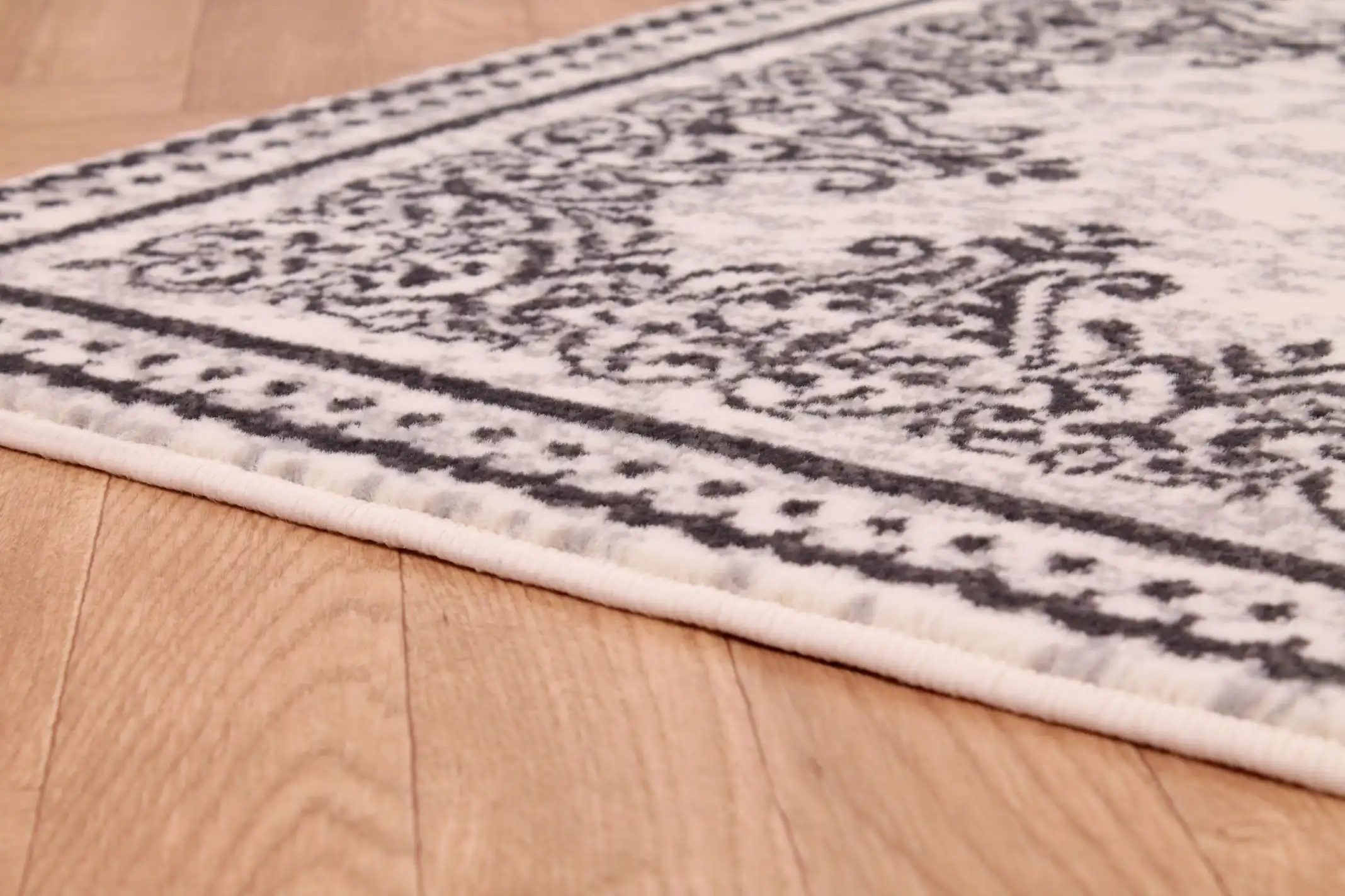Traditional Poly Douglas Cream Rug - Image 5