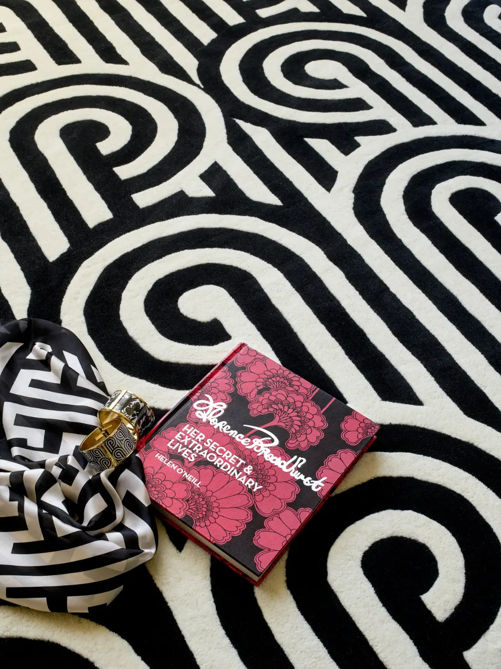 Turnabouts Florence Broadhurst Black 039205 Rug - Image 2