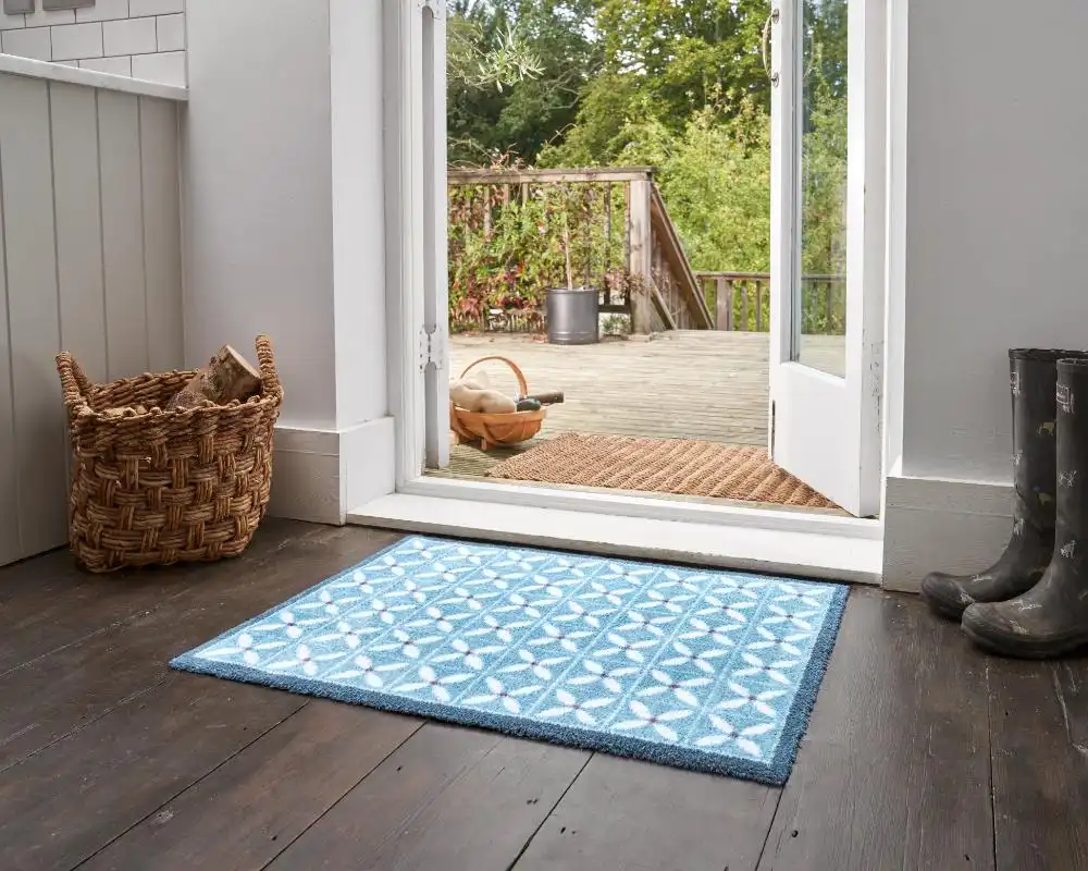 Turtle Designs 5 Flowerfields Blue Rug