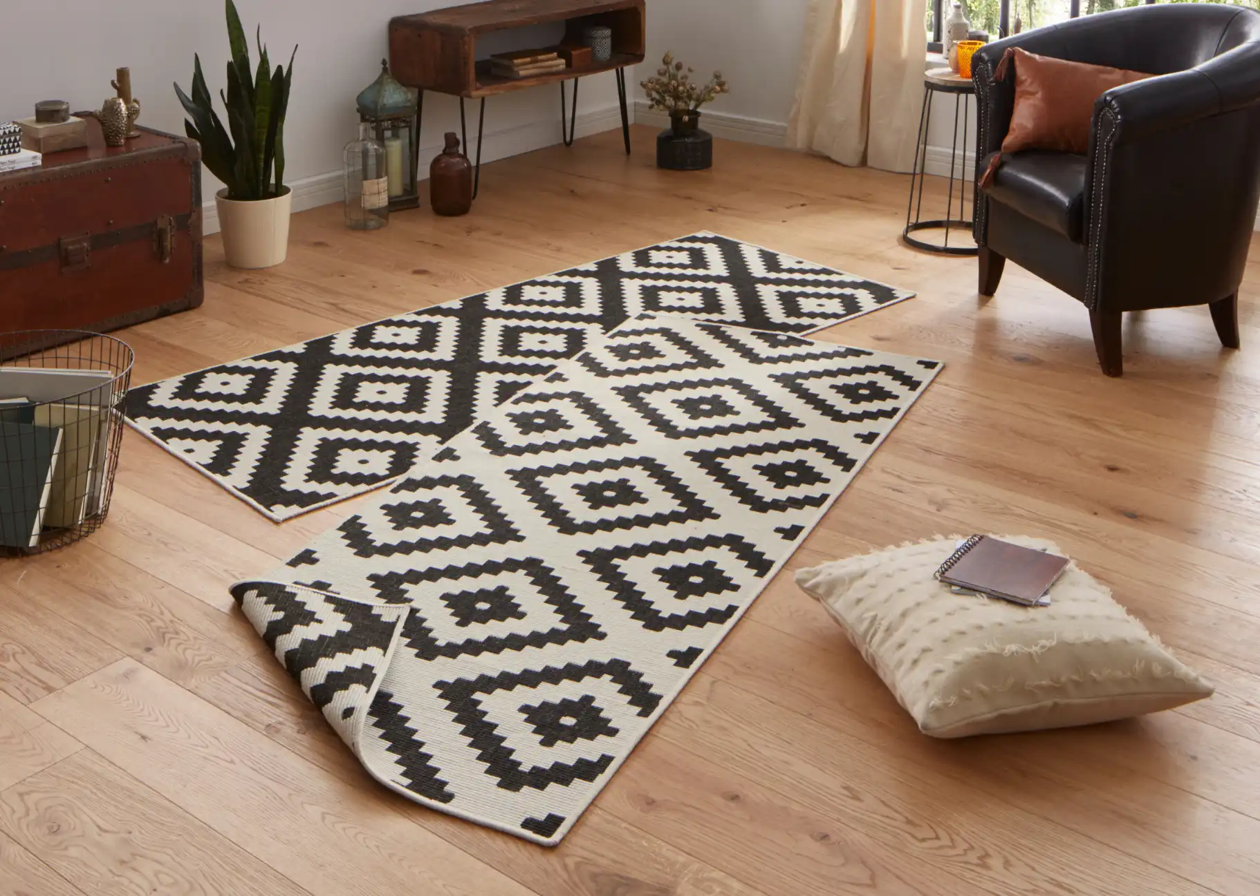 Twin 103129 Black Cream Rug - Image 2