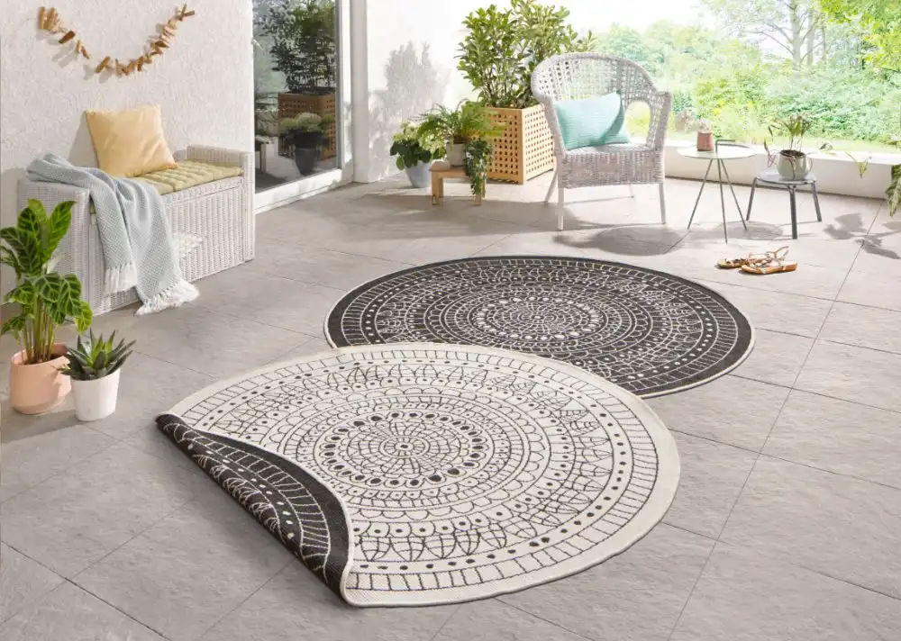 Twin Reversible Circles Indoor Outdoor 103101 Black Cream Rug - Image 3