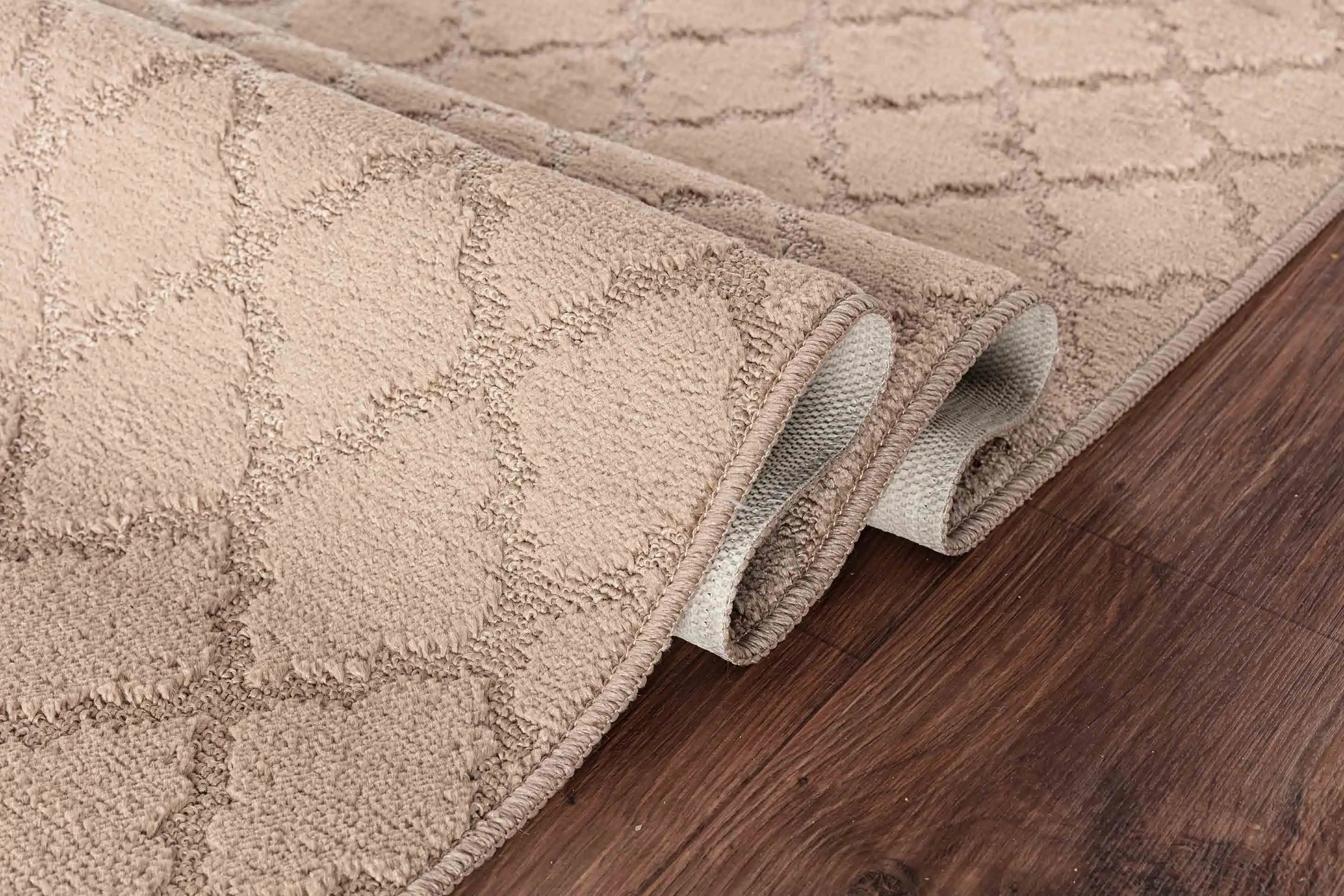 Washable 9mm Gel-Back Ivy Trellis Beige Rug - Image 3
