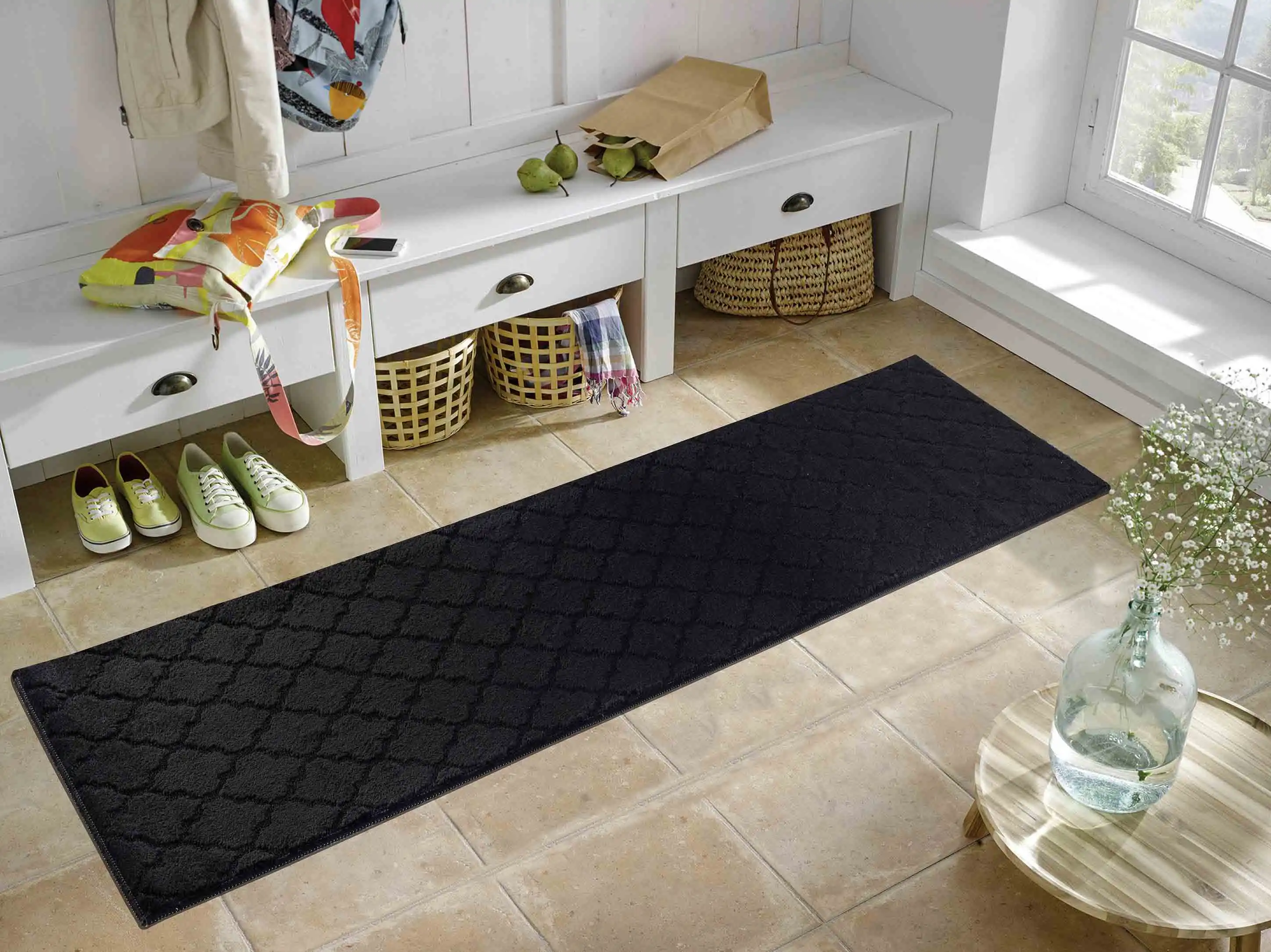 Washable 9mm Gel-Back Ivy Trellis Black Rug - Image 4
