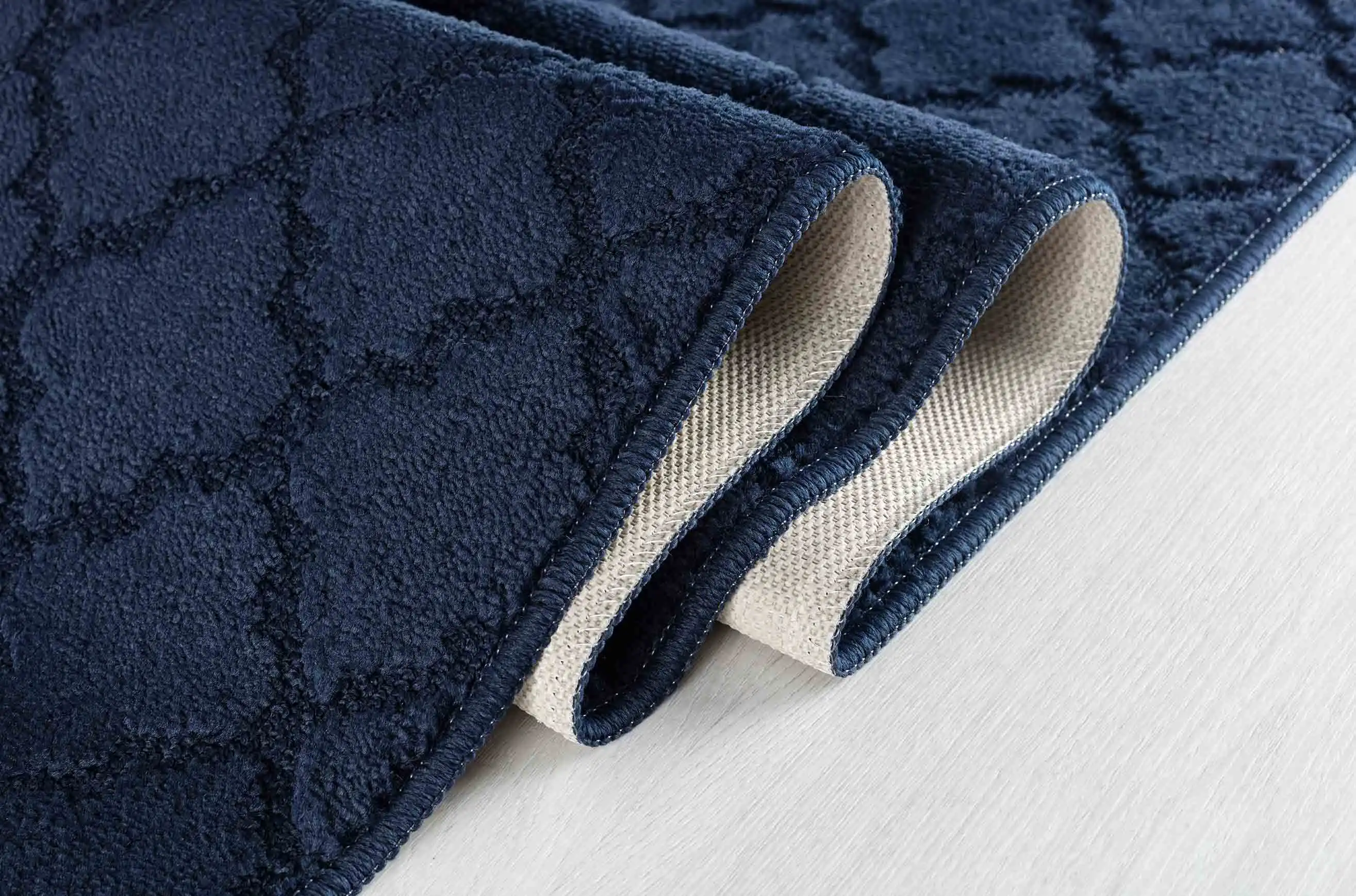 Washable 9mm Gel-Back Ivy Trellis Navy Rug - Image 3